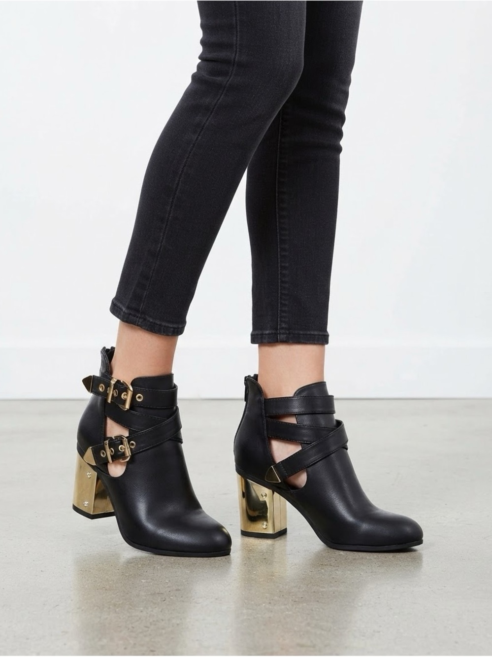 Black Faux Leather Cutout Ankle Booties Gold Metallic Block Heels Buckles Size 8